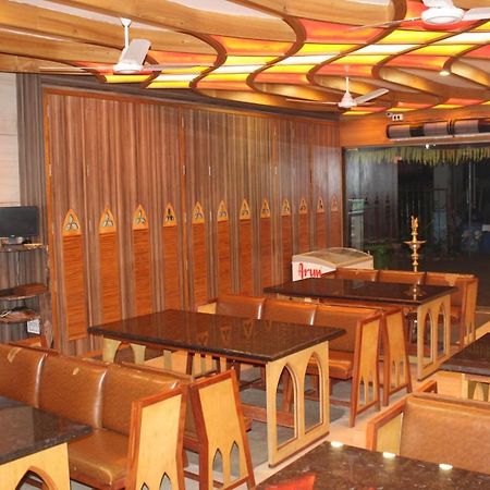 Annai In Saravana Bhavan Fine Stay And Restaurant Велангани Екстериор снимка