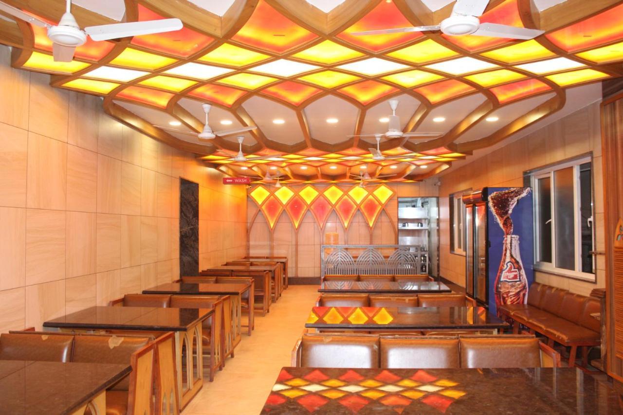 Annai In Saravana Bhavan Fine Stay And Restaurant Велангани Екстериор снимка