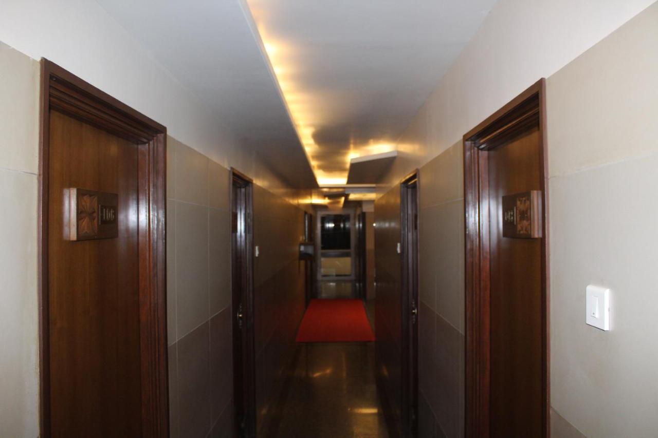 Annai In Saravana Bhavan Fine Stay And Restaurant Велангани Екстериор снимка