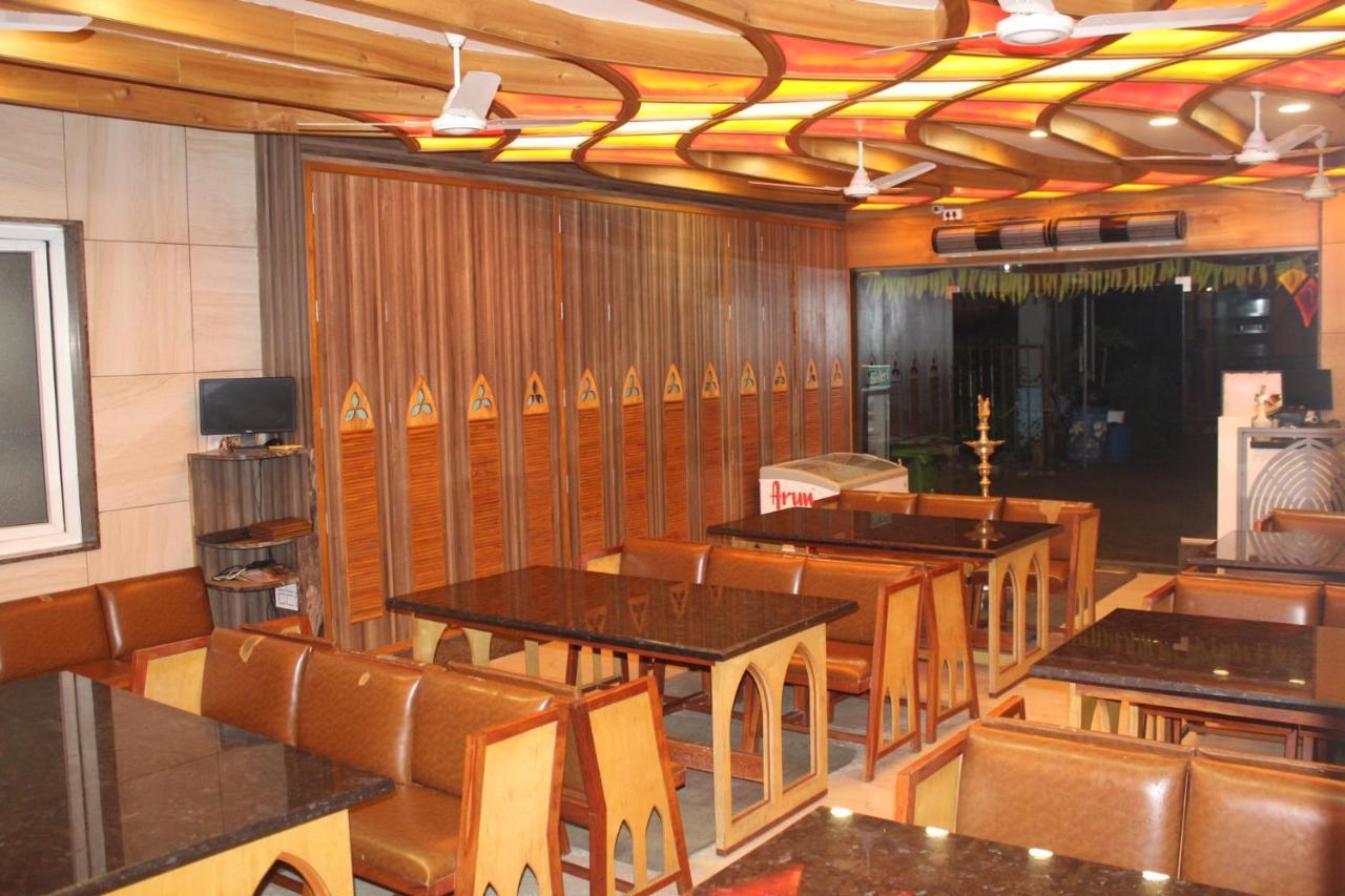 Annai In Saravana Bhavan Fine Stay And Restaurant Велангани Екстериор снимка